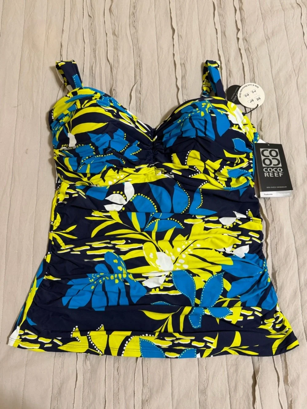 COCO REEF Charisma Underwire Shirred Bandeau Tankini Top size 40D - Picture 3 of 7